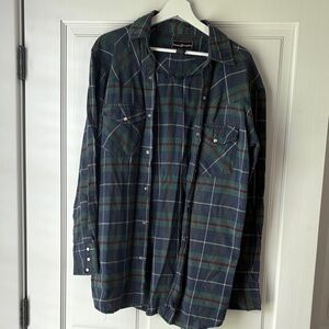 Casual Country Pearl Snap Blue and Green Plaid Flannel Button-Up Shirt medium